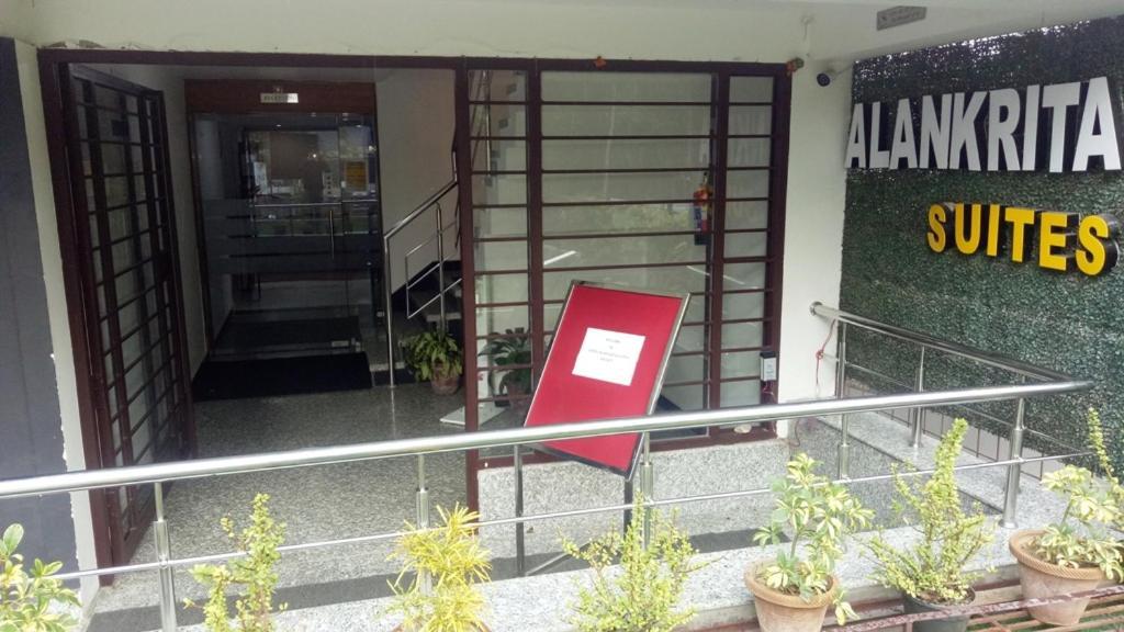 Alankrita Suites & Party Halls ميروت المظهر الخارجي الصورة