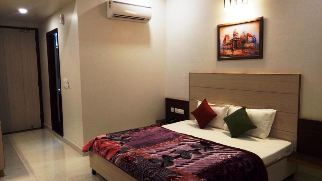 Alankrita Suites & Party Halls ميروت المظهر الخارجي الصورة