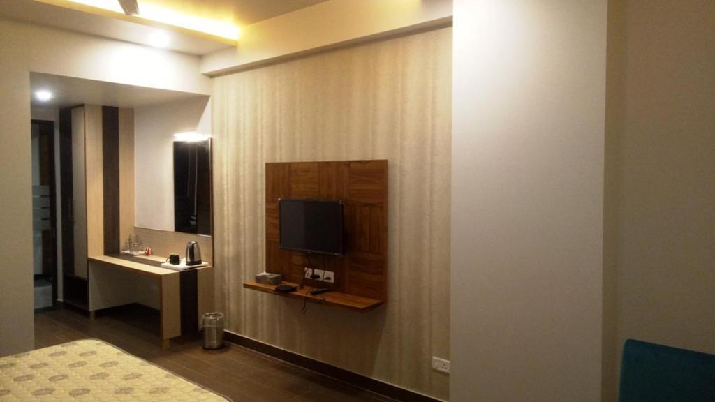Alankrita Suites & Party Halls ميروت المظهر الخارجي الصورة