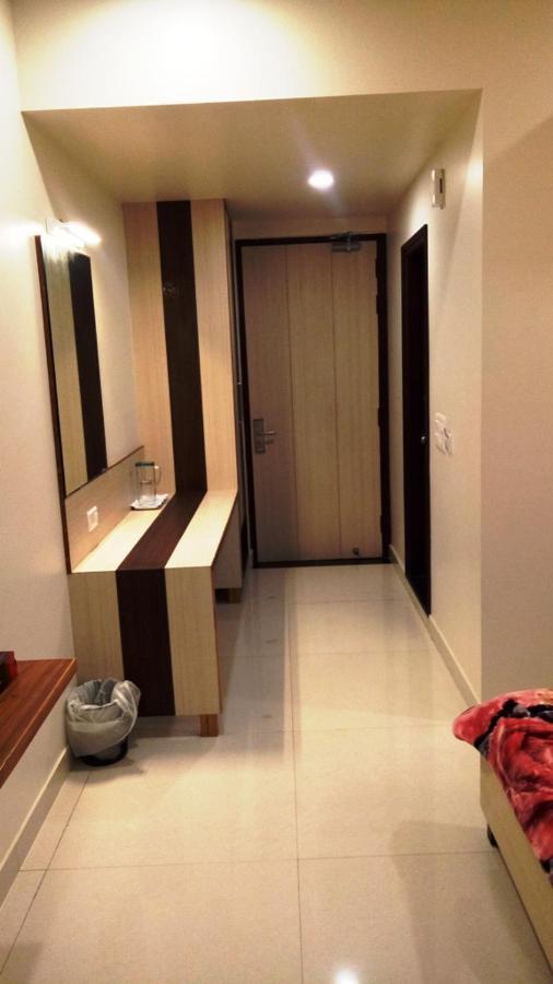 Alankrita Suites & Party Halls ميروت المظهر الخارجي الصورة